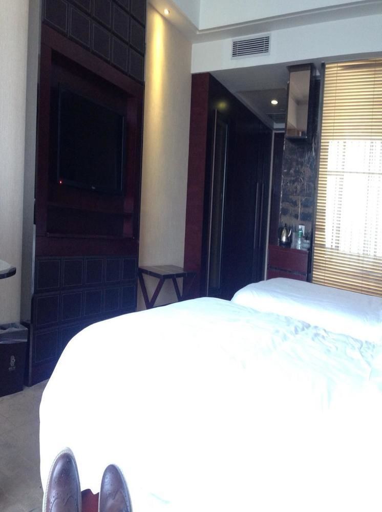 Boya Holiday Hotel Guangzhou Bagian luar foto