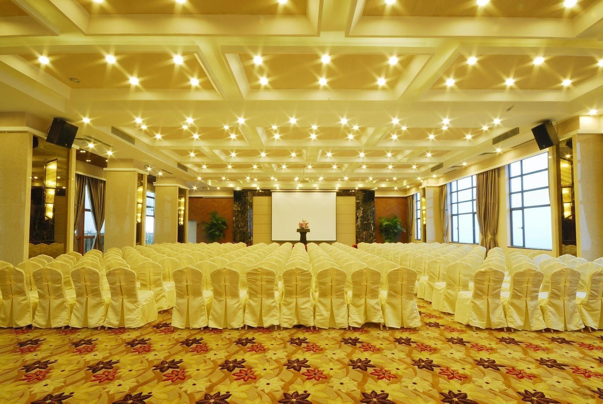 Boya Holiday Hotel Guangzhou Bagian luar foto