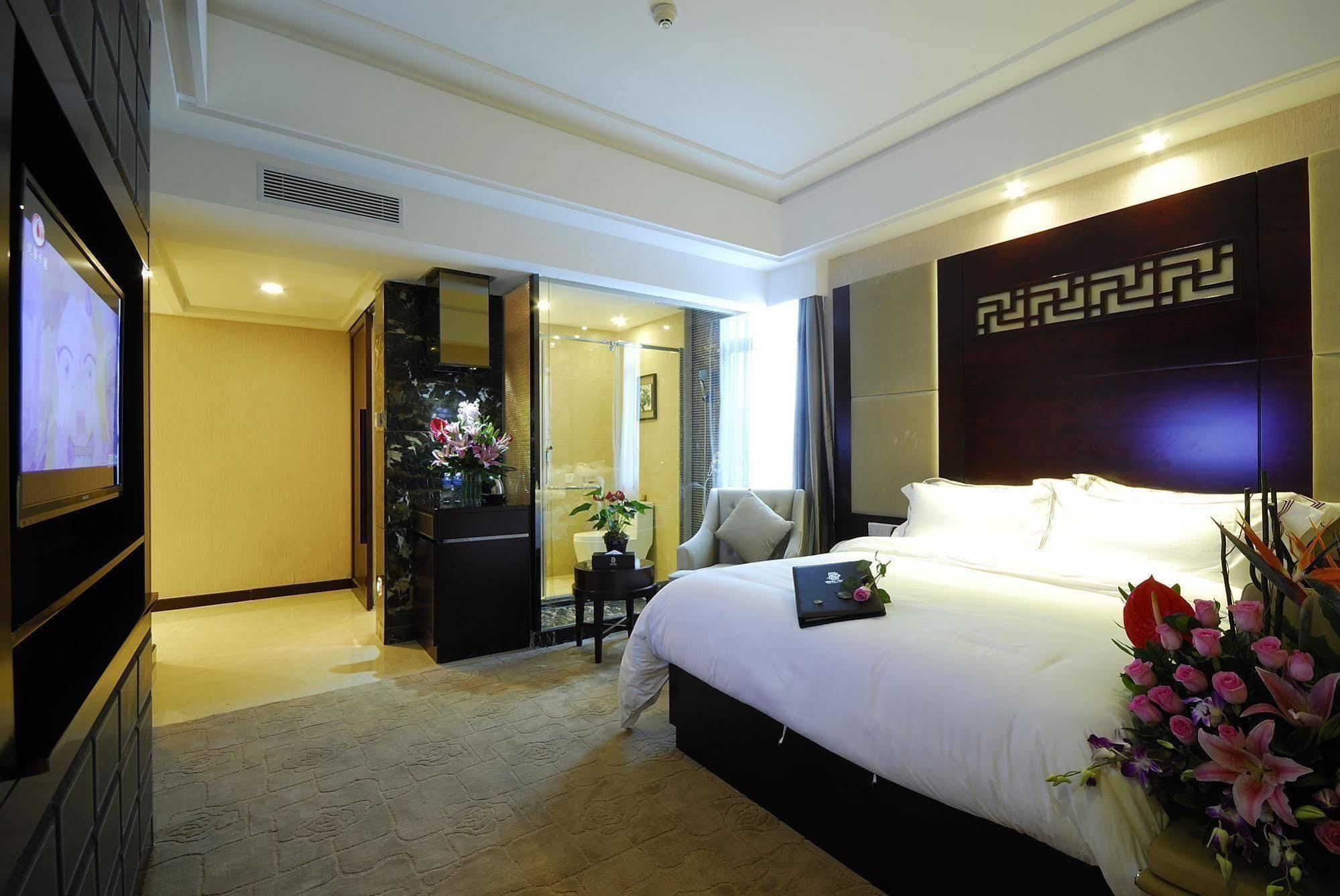 Boya Holiday Hotel Guangzhou Bagian luar foto